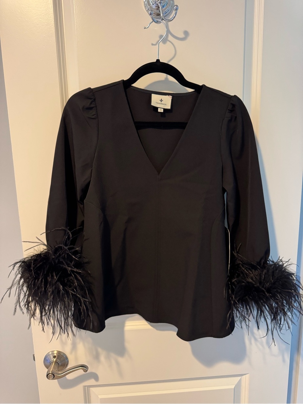 NWT Tuckernuck Easton Black V-Neck Feather Top & Pants | XS - Picture 7 of 13
